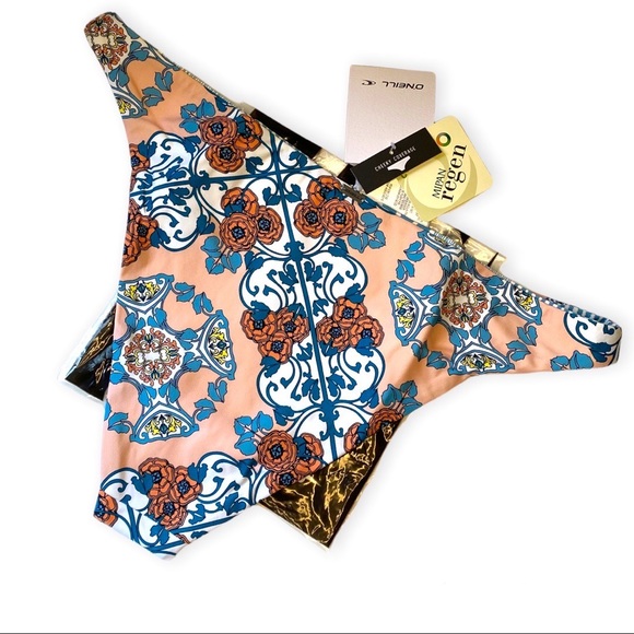 🆕 O’Neill | Kaylen Reversible High-Leg Cheeky Bikini Bottoms. - Picture 9 of 11